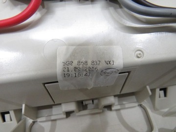 LAMPA OSVĚTLENÍ KABINY PASSAT B8 5Q0951172