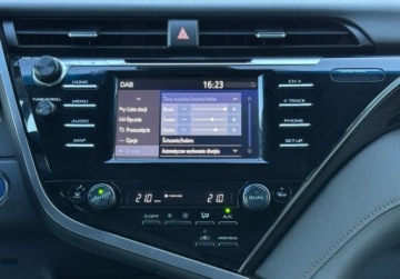 Toyota Camry IX Sedan 2.5 Hybrid Dynamic Force 218KM 2019 Toyota Camry salon Polska, FV-VAT23 2.5 Hybryda 218KM, zdjęcie 10