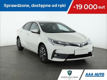 Toyota Corolla XI Sedan Facelifting 1,6 Valvematic 132KM 2017 Toyota Corolla 1.6 Valvematic, Salon Polska