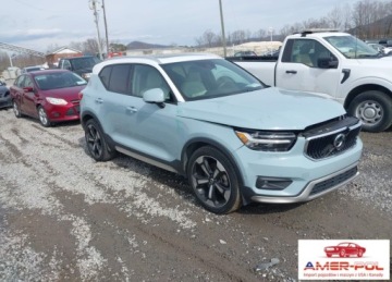 Volvo XC40 2019 Volvo XC 40 2019r., T5 Momentum, 2L, od ubezpieczalni 2.0 Benzyna 251KM