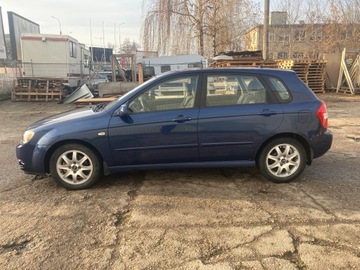 Kia Cerato Sedan 2.0 i 16V 143KM 2005 KIA CERATO liftback 2.0 143 KM, zdjęcie 5