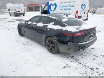 Kia Stinger Liftback 3.3 T-GDi 366KM 2018 Kia Stinger GT2 2018 3.3 Benzyna 365KM, zdjęcie 3