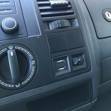 Зарядное устройство 2x USB VW T5 2003-2009 - RED Light