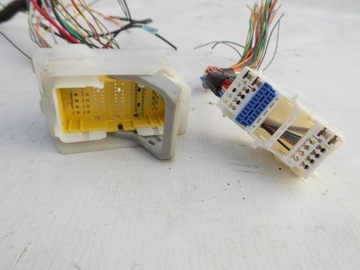 CLIO III 3 MODUL R2 KONEKTOR ZÁSTRČKA POD SEDADLO LEVÝ