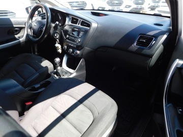 Nissan Qashqai II Crossover 1.6 dCi 130KM 2014 KIA CEE&#039;D 1.6 CRDI-128! Relingi! Salon Polska! Niski przebieg! 2014, zdjęcie 6