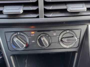 Volkswagen Polo VI Hatchback 5d Facelifting 1.0 TSI 95KM 2022 Volkswagen Polo Kamera Cofania Podgrzewane fotele Salon Polska Benzyna, zdjęcie 17