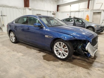 Jaguar XF II 2021 Jaguar XF 2021, 2.0L, 4x4, R-DYNAMIC SE, od ubezpieczalni 2.0 Benzyna 296KM, zdjęcie 2