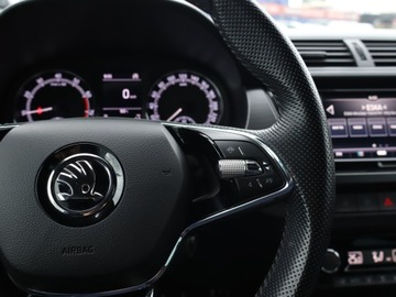 Skoda Fabia III Hatchback Facelifting 1.0 TSI 110KM 2020 Skoda Fabia 1.0 TSI, Salon Polska, Klima, zdjęcie 16