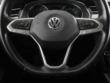 Volkswagen Passat B8 Variant Facelifting 1.5 TSI EVO 150KM 2020 Volkswagen Passat Business automat climatronic, zdjęcie 20