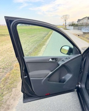 Volkswagen Tiguan I SUV 2.0 TDI CR DPF 140KM 2011 Volkswagen Tiguan Volkswagen Tiguan 2.0 TDI DPF 4Motion Sport amp Style, zdjęcie 10