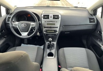 Toyota Avensis III Wagon Facelifting 1.6 Valvematic 132KM 2015 Toyota Avensis 1,6 Benz. 132 KM, Zadbany 1.6 Benzyna 132KM, zdjęcie 9