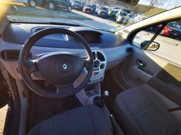 Renault Modus Hatchback 1.6 i 16V 88KM 2005 RENAULT MODUS 1.6 i 16V 88KM, Manual, Klimatyzacja, zdjęcie 12