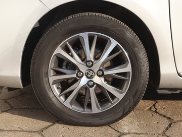Toyota Yaris III Hatchback 5d Facelifting 2017 1.5 Dual VVT-iE 111KM 2020 Toyota Yaris 1.5 Dual VVT-i, Salon Polska, zdjęcie 14