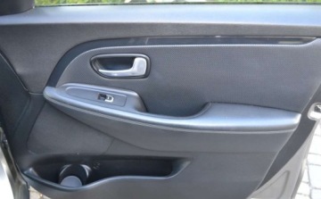 Kia Carens IV Minivan 1.7 VGT CRDi 141KM 2015 Kia Carens Kia Carens 1.7 CRDi Business Line 7os 7DCT 1.7 Diesel 141KM, zdjęcie 29