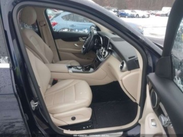 Mercedes GLC C253 2018 Mercedes-Benz GLC 2018 MERCEDES-BENZ GLC 300 4MATIC 2.0 Benzyna 241KM, zdjęcie 3