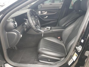 Mercedes Klasa E W213 2020 Mercedes-Benz Klasa E 350, 2020r., 2.0L 2.0 Benzyna 255KM, zdjęcie 7