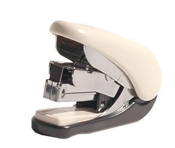 Офисный степлер PLUS плоские скобы FORCE REDUCTION FREE белые