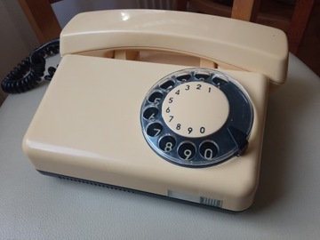 Stary telefon RWT Tulipan