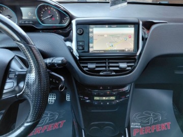 Peugeot 2008 I SUV Facelifting 1.2 PureTech 110KM 2016 Peugeot 2008 Panorama Navi Klimatronik Alu PDC Hak 1.2 Benzyna 110KM, zdjęcie 21