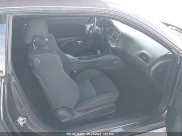 Dodge Challenger III 2021 Dodge Challenger 2021 Dodge Challenger GT RWD 3.6 Benzyna 303KM, zdjęcie 4