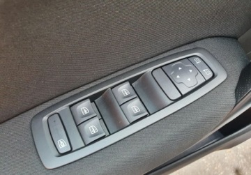 Renault Megane IV Hatchback 5d 1.2 Energy TCe 100KM 2016 Renault Megane LED Bezwypadkowa Serwis GetHelp 1.2 Benzyna 100KM, zdjęcie 17