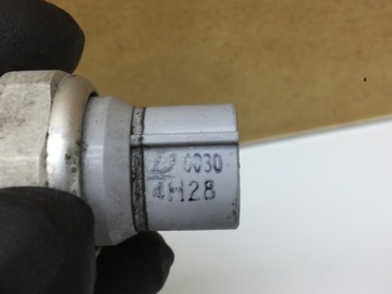 DAIHATSU TERIOS II SENZOR TLAKU OLEJE