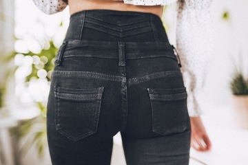 Czarne dopasowane jeansy spodnie damskie rurki XXL