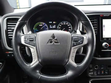 Mitsubishi Outlander III SUV PHEV Facelifting 2020 2.4 PHEV 224KM 2020 Mitsubishi Outlander 2.4 PHEV, Salon Polska, zdjęcie 16