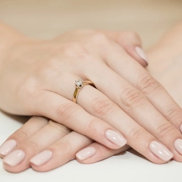 Pierścionek z brylantem 0,25ct żółte złoto 585