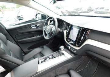 Volvo XC60 II Crossover D4 190KM 2020 Volvo XC 60 2.0D4 190KM z Gwarancja Bezwypadkowosci 2.0 Diesel 190KM, zdjęcie 8