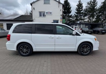 Dodge Caravan V Grand Caravan Facelifting 3.6 VVT 283KM 2017 Dodge Grand Caravan 2017 Dodge Grand Caravan 3.6L 3.6 Benzyna 283KM, zdjęcie 3