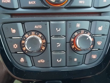 Opel Astra K Sports Tourer 1.6 CDTI 136KM 2016 Opel Astra J Lift 2016r 1.6 diesel 6 biegow Navi Kamera Tempomt, zdjęcie 13