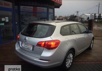 Opel Astra J Sports Tourer Facelifting 1.6 CDTI ecoFLEX 110KM 2015 Opel Astra Opel Astra J ASTRA 1.6 Diesel 110KM, zdjęcie 6