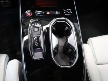 Audi A6 C8 Allroad 2.0 40 TDI 204KM 2025 AUDI A6 TDI quattro S line Avant Combi (204 KM) 2025, zdjęcie 12
