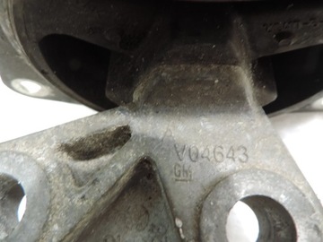 OPEL VECTRA C 2.2 UCHYCENÍ ULOŽENÍ PŘEVODOVKY V04643
