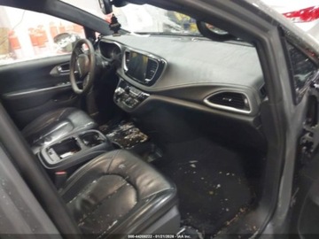 Chrysler Pacifica II 2022 Chrysler Pacifica Hybrid Touring L 2022 3.6 Hybryda 287KM, zdjęcie 9