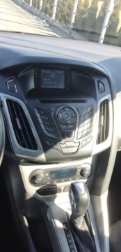 Ford Focus III Hatchback 5d 1.6 Duratec 125KM 2012 Ford Focus 1.6 benz mpi ,automat, bezwypadek,nowy olej w skrzyni 1.6 125KM, zdjęcie 17