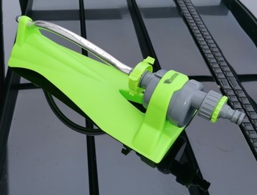 Поворотный садовый дождеватель 46-224 м², регулируемый