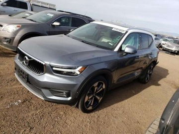 Volvo XC40 Crossover 2.0 T5 247KM 2019 Volvo XC 40 2019 VOLVO XC40 T5 MOMENTUM , Amer-Pol, zdjęcie 1