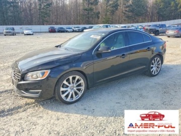 Volvo S60 II 2016 Volvo S60 2016r., Premier, 2L, od ubezpieczalni 2.0 Benzyna 243KM
