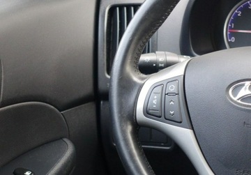 Hyundai i30 I CW Facelifting 1.6 DOHC CVVT 126KM 2011 Hyundai i30 1.6 Ben.125KM/Lift/ I, zdjęcie 17