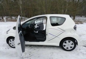 Toyota Aygo I Hatchback 3d 1.0 VVT-i 68KM 2010 Toyota Aygo mala tania niezawodna BEZ RDZY klima Benzyna 68KM, zdjęcie 5