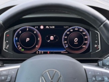 Volkswagen Arteon Fastback Facelifting 2.0 TDI SCR 150KM 2023 Volkswagen Arteon Shooting Brake Bogate wyposazenie Drugi komplet opon Bez, zdjęcie 25