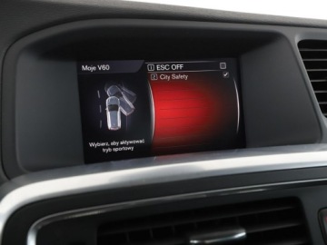 Volvo V60 I Kombi Facelifting 2.0 D2 DRIVE-E 120KM 2018 Volvo V60 FV23%, Czujniki, Navi, Aut.klima,, zdjęcie 24