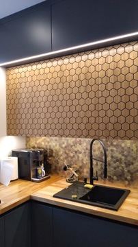 Мебельные фасады, шпон черного дуба, МДФ, сотовый узор