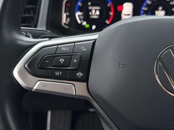 Volkswagen T-Roc I SUV Facelifting 1.5 TSI ACT 150KM 2022 Volkswagen T-Roc reflektory LED Digital Cockpit kamera tempomat aktywny, zdjęcie 16