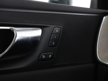 Volvo XC60 II Crossover T8 Twin Engine 390KM 2020 Volvo XC 60 PHEV skóra el. fotele full LED navi, zdjęcie 34