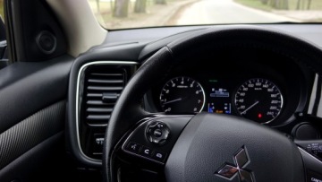 Mitsubishi Outlander III SUV Facelifting 2015 2.0 MIVEC 150KM 2016 outlander.. Kamera.. Ledy .. Nawigacja.. 2 x Koła .. 2 x PDC .. Klimatronik, zdjęcie 13