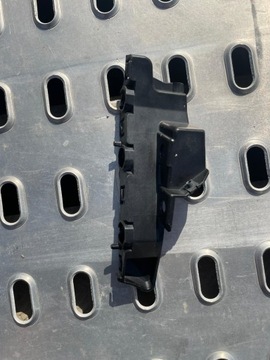 AUDI Q7 4M wślizg zderzaka przód prawy ORYGINALNY 4M0807284