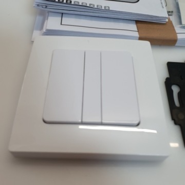 N7 Homepilot 12501001 Умный настенный выключатель